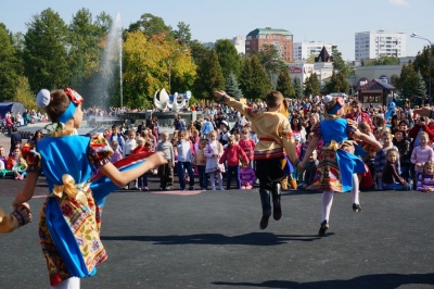 Концерт на Алее первоклассников