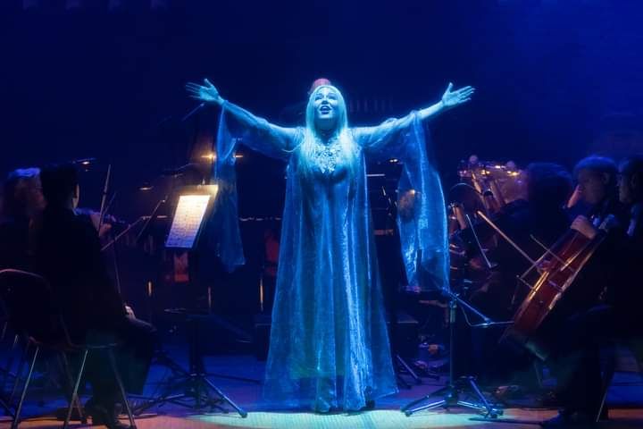 Первый спектакль