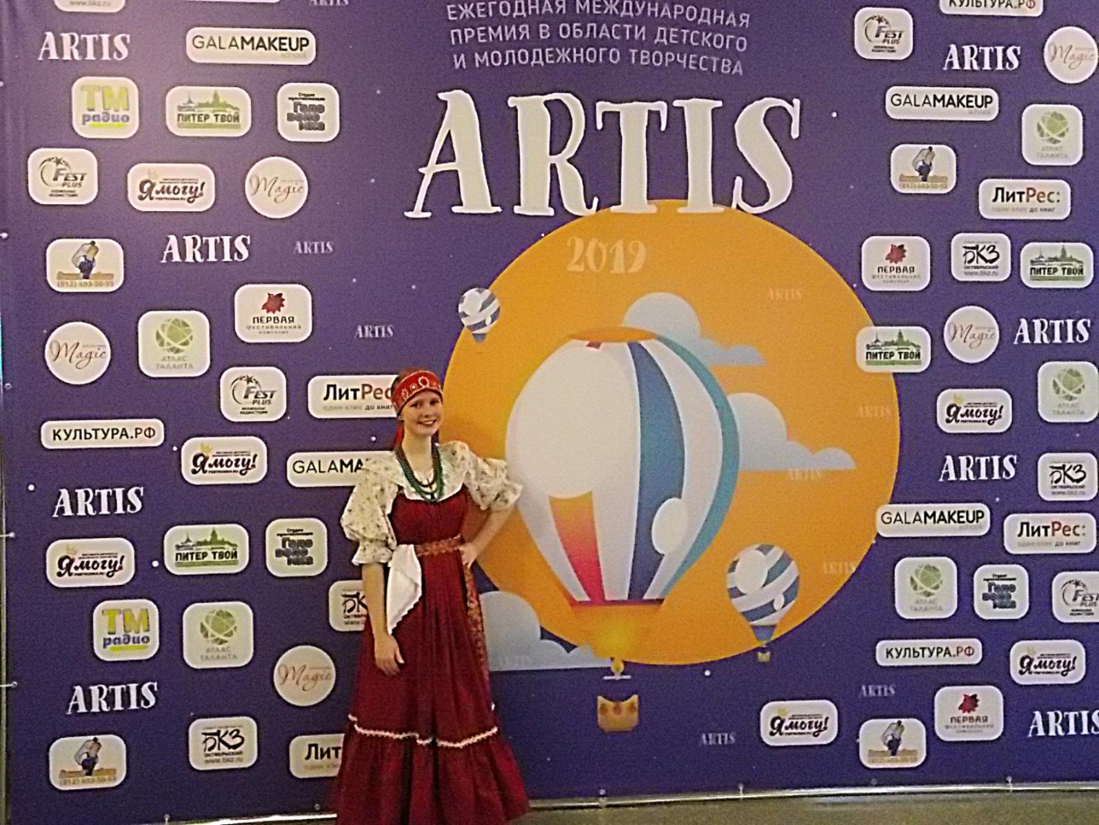 Настя Забродина - "лучшая певица сезона"!