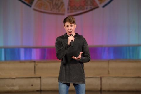 Актер и вокалист Дима Ледовский 