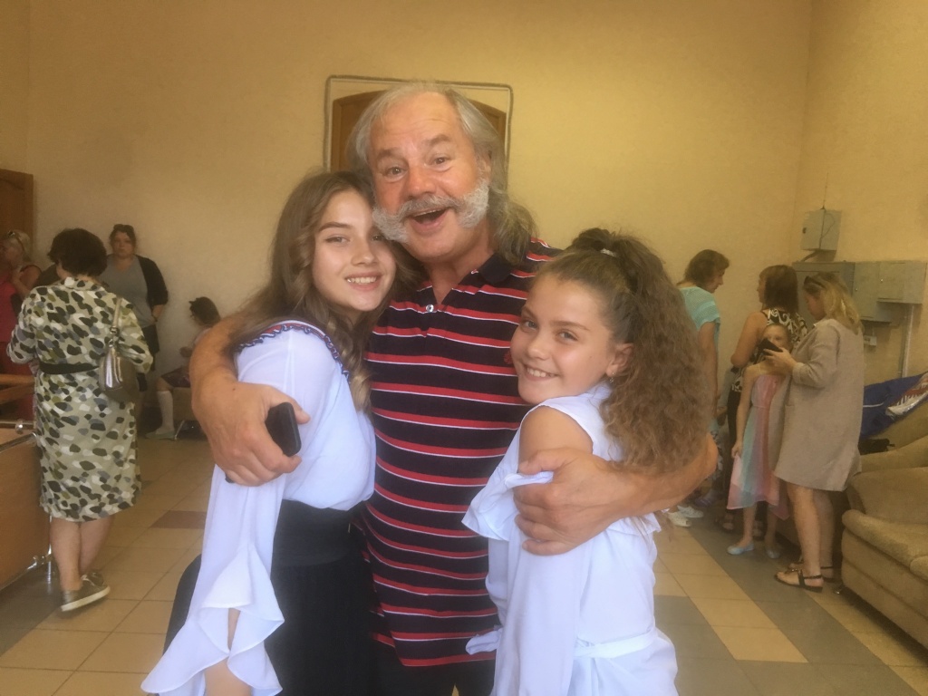 Ангелинаи Вероника с Борисом Каплуном.jpg