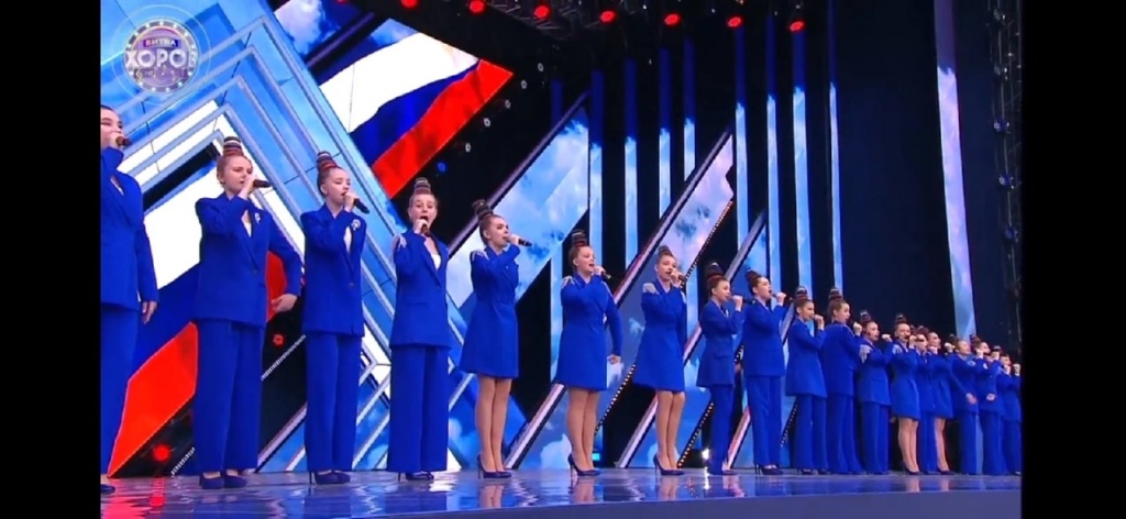 Хор на сцене 0.jpg